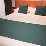 Little 2* 파리