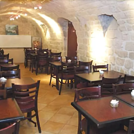 Little Szálloda Párizs