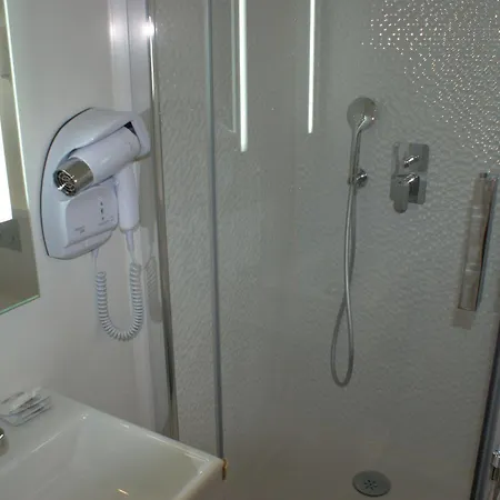 Hotel Little 2*